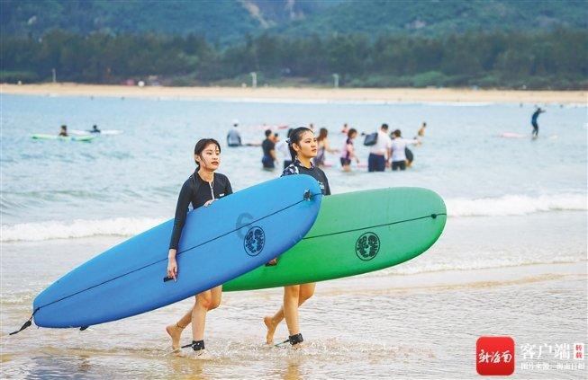 上课站起来回答问题就会脸红 哪位女生也会这样？游戏画面