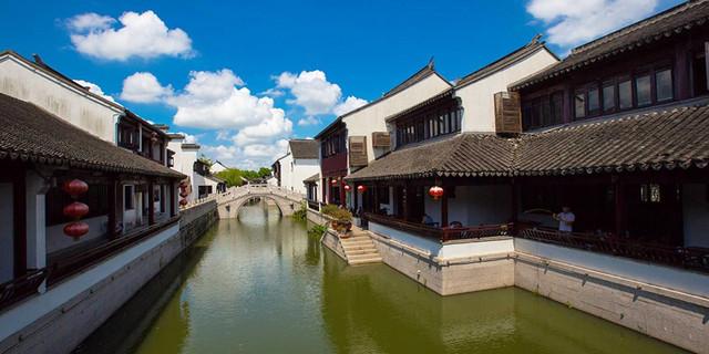 早高峰的红绿灯路口,起步总爱一脚地板油,车子能受得了吗?,解锁你的疑惑!