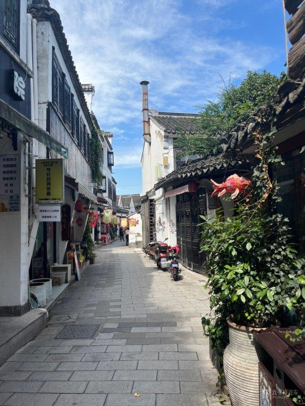 逃离无人的学校